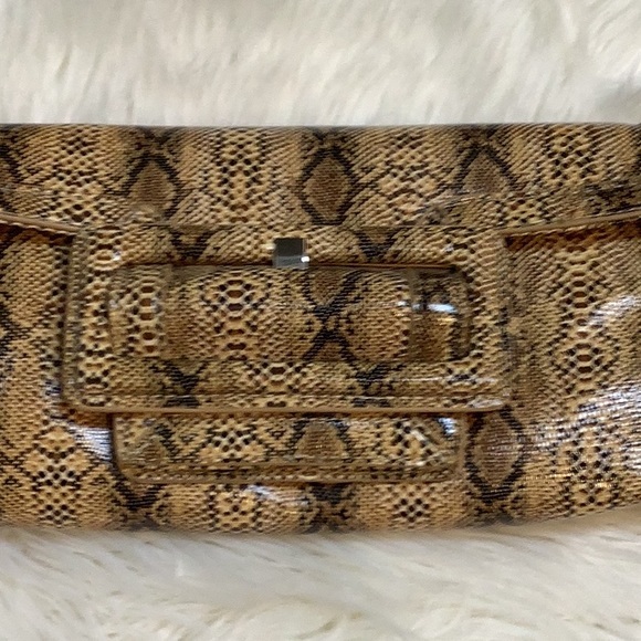 VTG  | Sondra Robert's Snakeskin Print Clutch Handbag - Picture 3 of 16